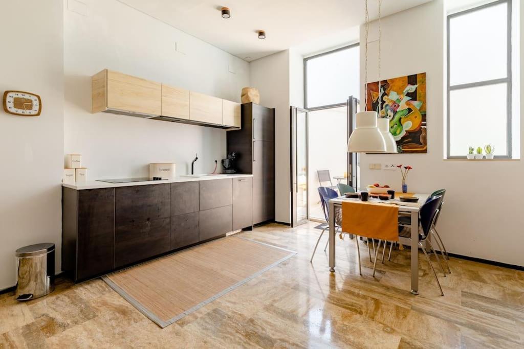 Ferienwohnung Cozy Loft Patio+Pool +Wifi Valencia Exterior foto