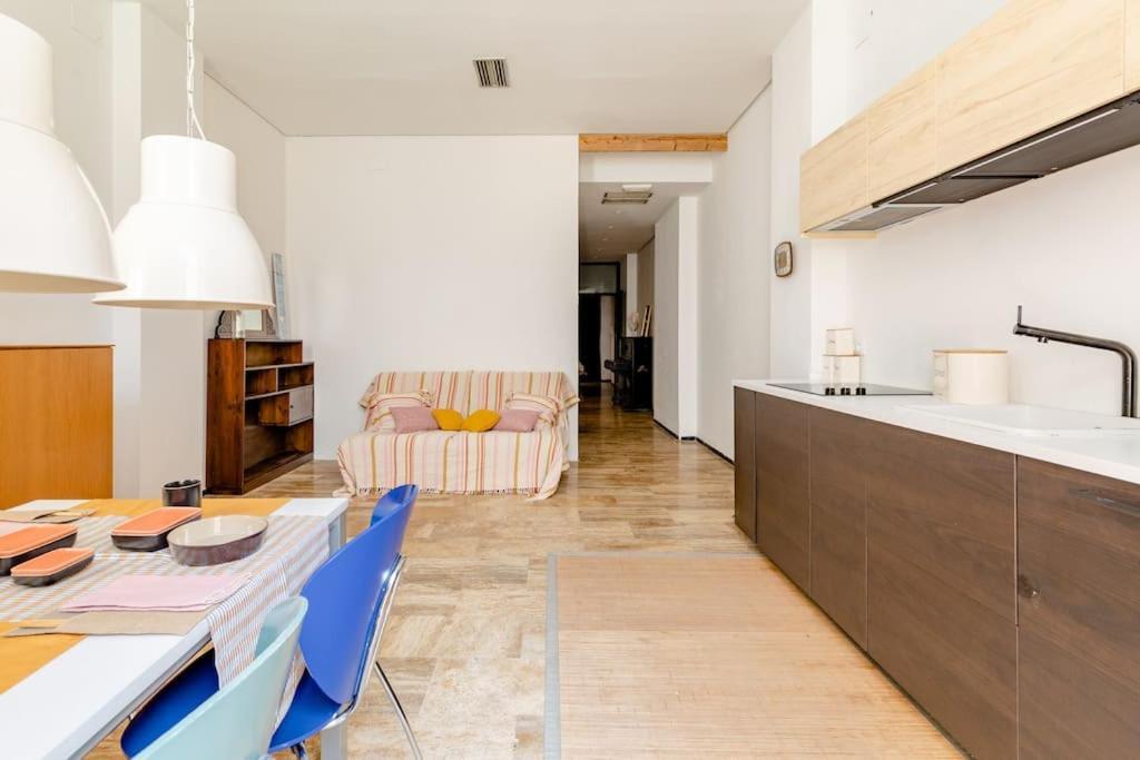 Ferienwohnung Cozy Loft Patio+Pool +Wifi Valencia Exterior foto